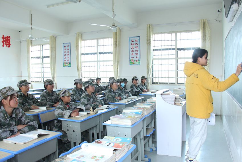 初三学生备战中考，文体结合勤练习(图3)